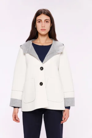 CAPPOTTO corto con cappuccio e interno grigio