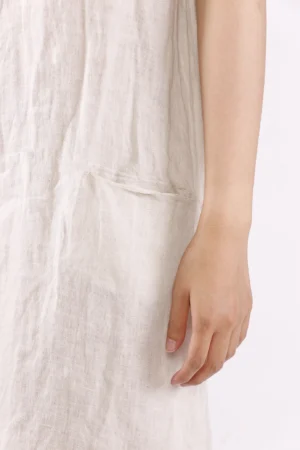 ABITO fresco a girocollo a manica corta con comodi taschini sul davanti