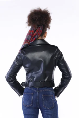 GIACCA ecopelle corta con cerniera diagonale e cinta in vita