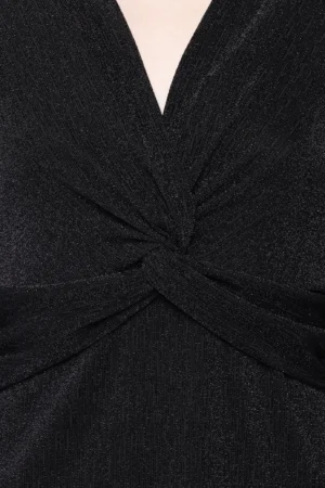 ABITO in lurex lungo al ginocchio con ampio scollo a V annodato alla cinta e manica lunga