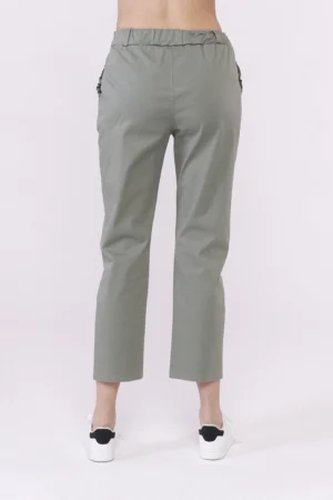 PANTALONE classico con eleganti taschine arricciate e comodo elastico di chiusura