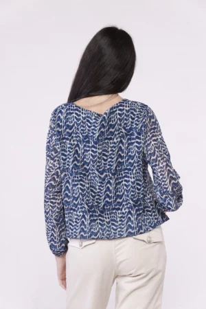 BLUSA maculata con bottoni  e manica a tre quarti