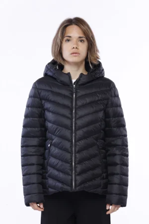 GIACCA piumino corto trapuntato con cappuccio regolabile da cordino elastico