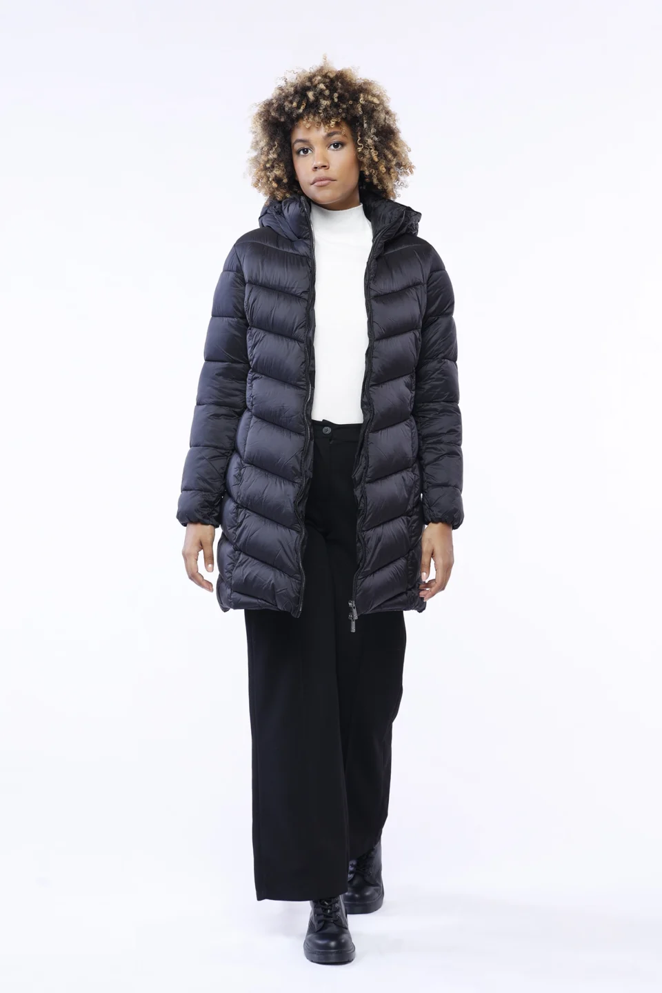 GIUBBOTTO Piumino lungo trapuntato e sagomato con chiusura a cerniera e cappuccio regolabile con cordini ONEWORLD HYBRID