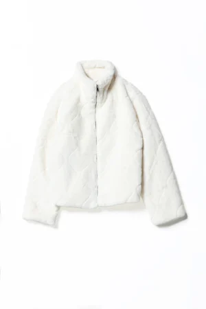 CAPPOTTO Corto di tendenza in teddy lavorato con chiusura a cerniera