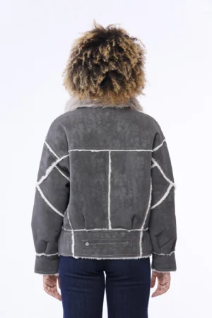 GIUBBOTTO morbida e scamosciata di tendenza con interno in teddy e comode tasche laterali