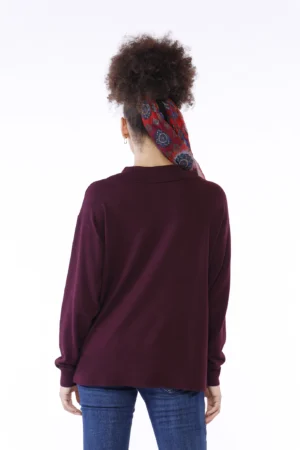 MAGLIA casual con orli a costine e colletto alla francese tagliato a V