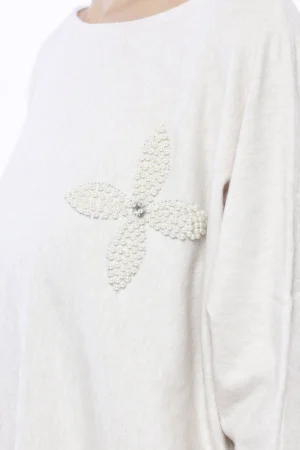 MAGLIA casual a girocollo con grazioso ricamo sul petto e orli a costine