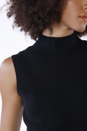 ABITO in maglia lungo smanicato a collo alto