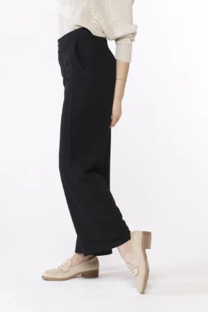 PANTALONE wide leg con elastico di chiusura e tasche laterali