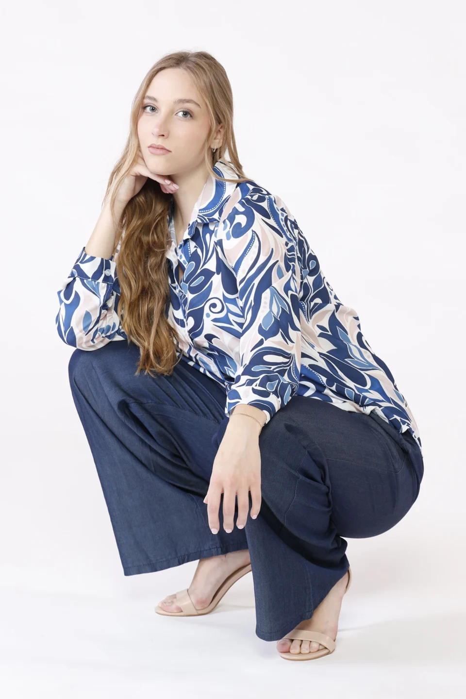 BLUSA con bottoni a fantasia di fiori e colletto alla francese ONEWORLD HYBRID