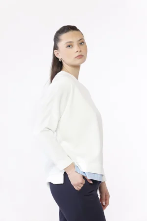 MAGLIA casual con inserto di camicia al fondo e scollo a giro ampio