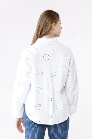 CAMICIA sangallo con bottoncini metallizzati e comoda tasca sul petto