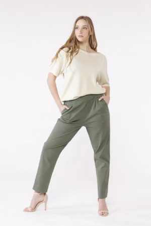 PANTALONE comodi in morbido cotone con chiusura a elastico e tasche laterali