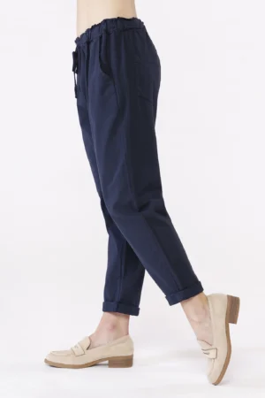 PANTALONE fresco lino con risvolto sangallo e comodo laccetto di chiusura