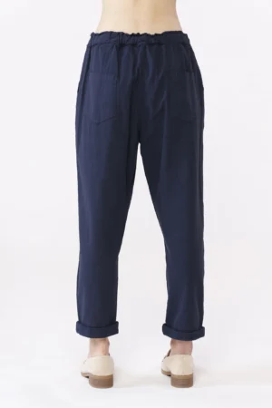 PANTALONE fresco lino con risvolto sangallo e comodo laccetto di chiusura