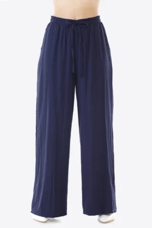 PANTALONE wide leg con comode tasche laterali e laccetto di chiusura