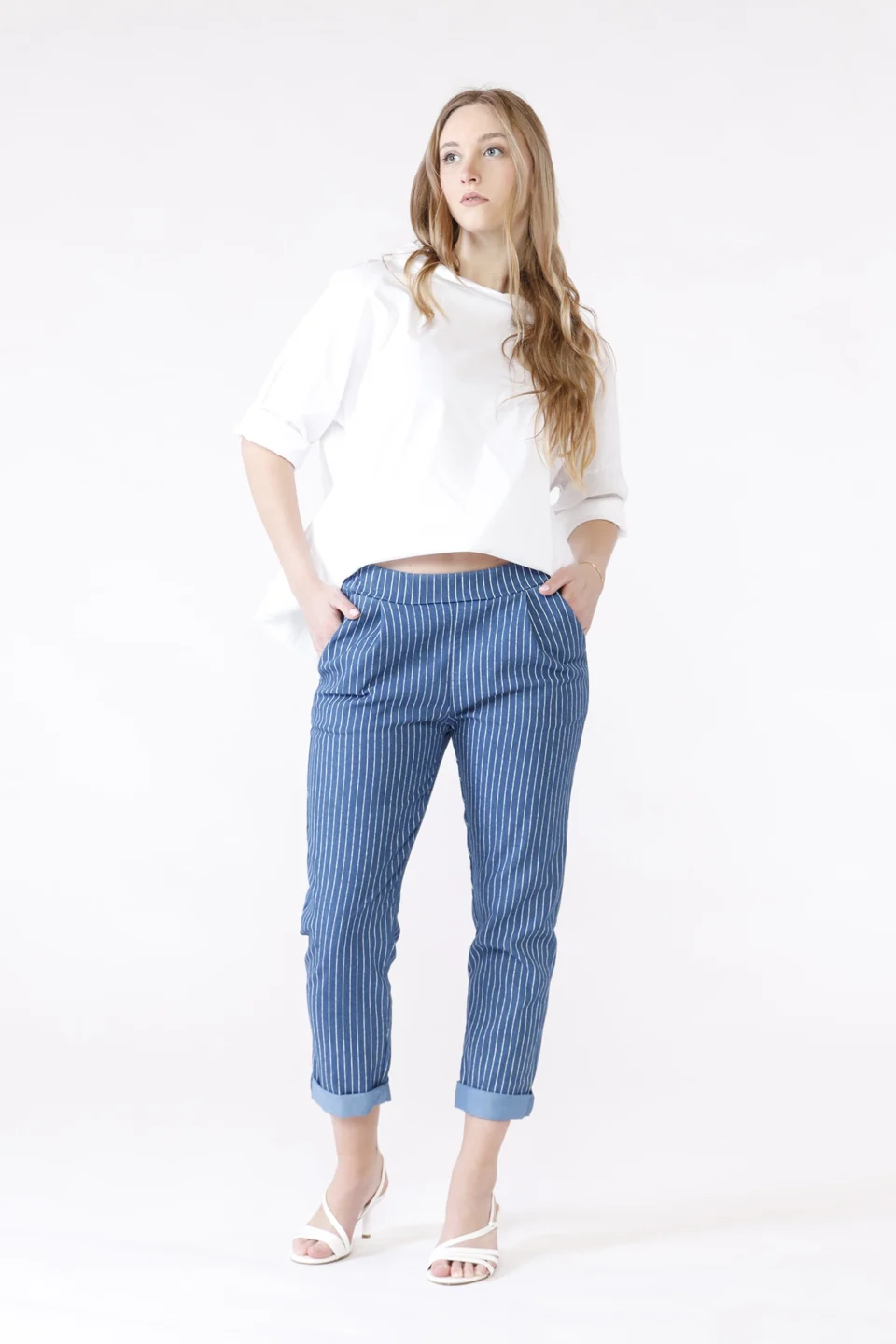 PANTALONE rigato con risvolti alle caviglie e comoda chiusura a elastico ONEWORLD HYBRID