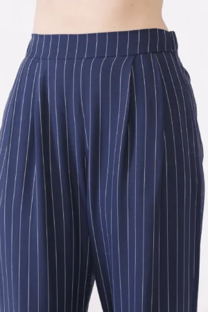 PANTALONE rigato wide leg con comoda chiusura a elastico