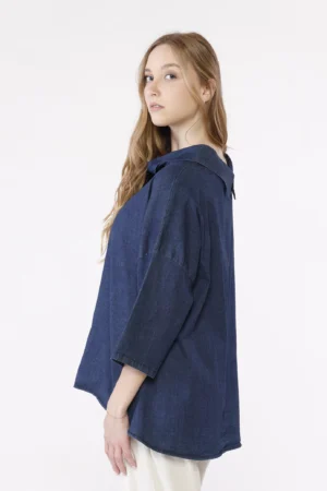 BLUSA denim con scollo a barca risvoltato e manica ampia