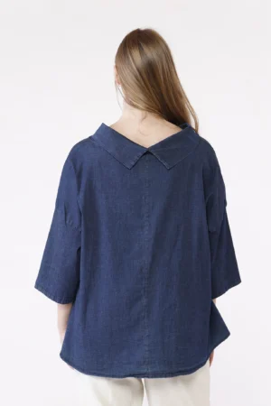 BLUSA denim con scollo a barca risvoltato e manica ampia
