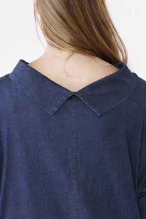 BLUSA denim con scollo a barca risvoltato e manica ampia