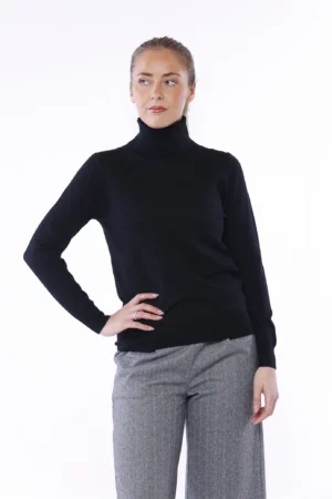 MAGLIA lunga a collo alto con orli a costine