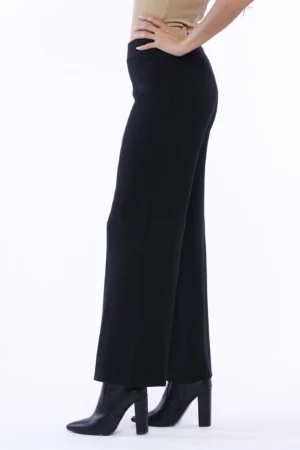 PANTALONE comodo a gamba larga con elastico di chiusura in vita