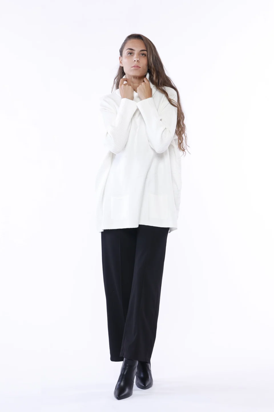 ABITO MAGLIA dolcevita con bordi laterali e orli a costine con graziose taschine sul davanti ONEWORLD HYBRID