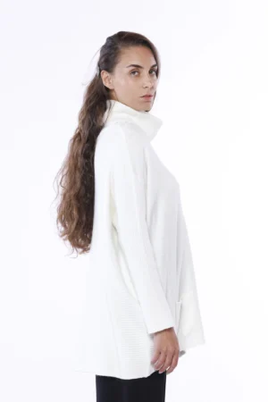 ABITO MAGLIA dolcevita con bordi laterali e orli a costine con graziose taschine sul davanti