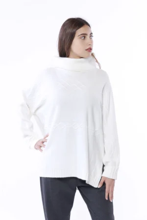 ABITO MAGLIA dolcevita con ricami orizzontali sul davanti e spacchetti laterali