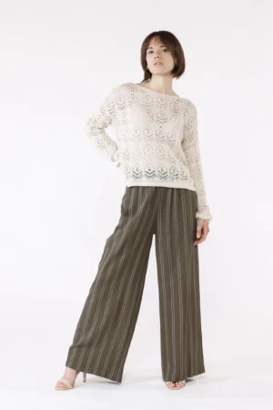 MAGLIA Traforatura fantasia geometrica con scollo a barca e orli a costine