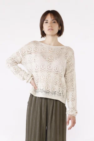 MAGLIA Traforatura fantasia geometrica con scollo a barca e orli a costine