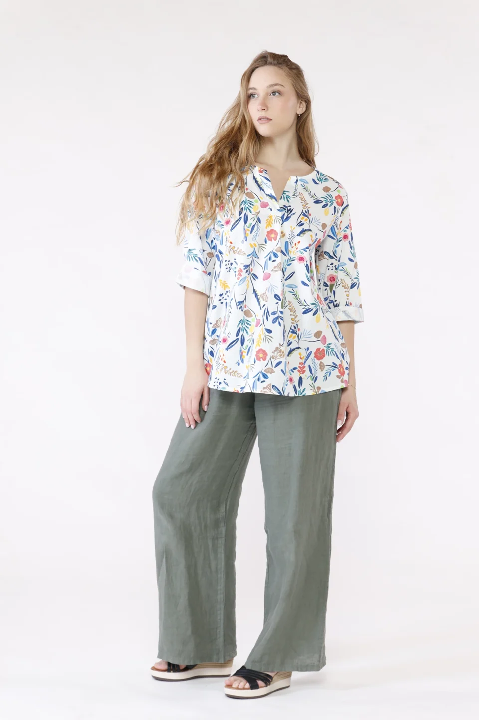 BLUSA ampia fantasia di fiori con scollo a barca risvoltato e manica a tre quarti ONEWORLD HYBRID