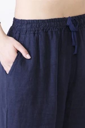 PANTALONE wide leg in fresco lino con legaccio alla cintura e comode tasche laterali