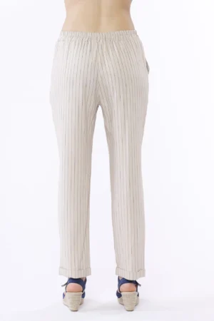 PANTALONE rigato con risvolti alle caviglie di tendenza ed elastico di chiusura in vita