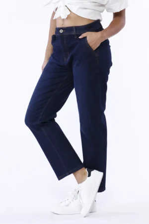 PANTALONE Jeans con spacchetti laterali sul fondo e chiusura a bottone
