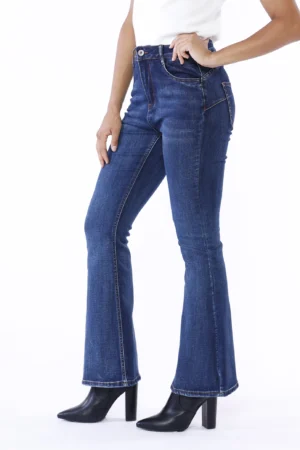 PANTALONE Jeans a zampa con chiusura a bottone