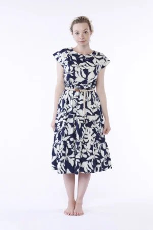 ABITO lungo con gonna stratificata e graziosa cintura