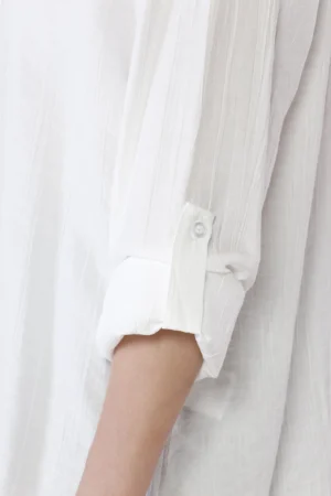 BLUSA ampia a manica lunga risvoltabile con colletto alla francese aperto a V sul davanti