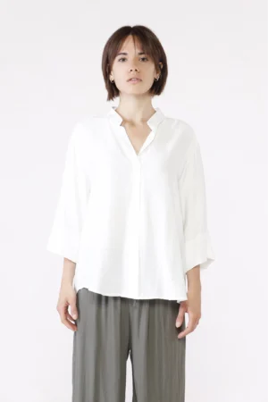 BLUSA ampia con colletto alla coreana aperto sul davanti e manica a kimono