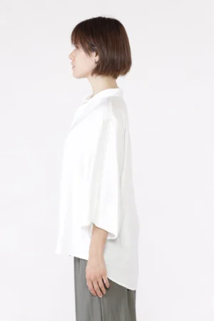 BLUSA ampia con colletto alla coreana aperto sul davanti e manica a kimono