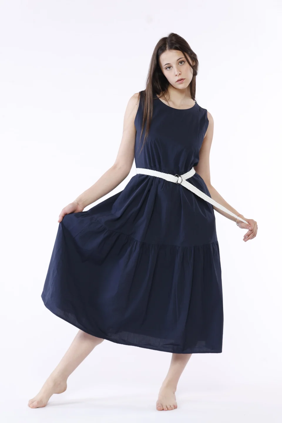 ABITO lungo smanicato con gonna stratificata e grazioso occhiello di chiusura alla nuca ONEWORLD HYBRID