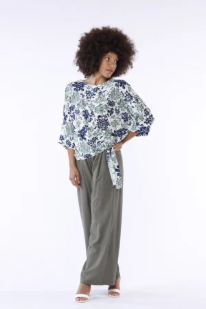 BLUSA ampia con scollo a barchetta e laccio da stringere al fondo