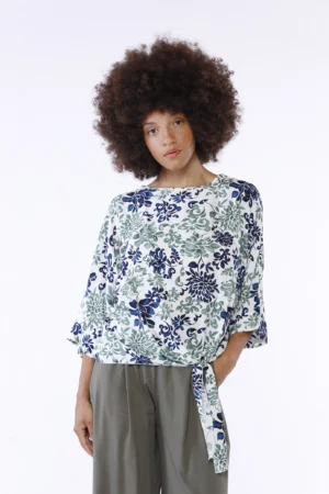 BLUSA ampia con scollo a barchetta e laccio da stringere al fondo