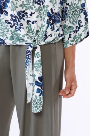 BLUSA ampia con scollo a barchetta e laccio da stringere al fondo