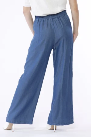 PANTALONE wide leg in tencell con nastro di chiusura in vita con passanti alla cintura e comode tasche laterali