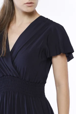 ABITO lungo con ampio scollo a V maniche volant ed elastico arricciato in vita con gonna stratificata a sbuffo