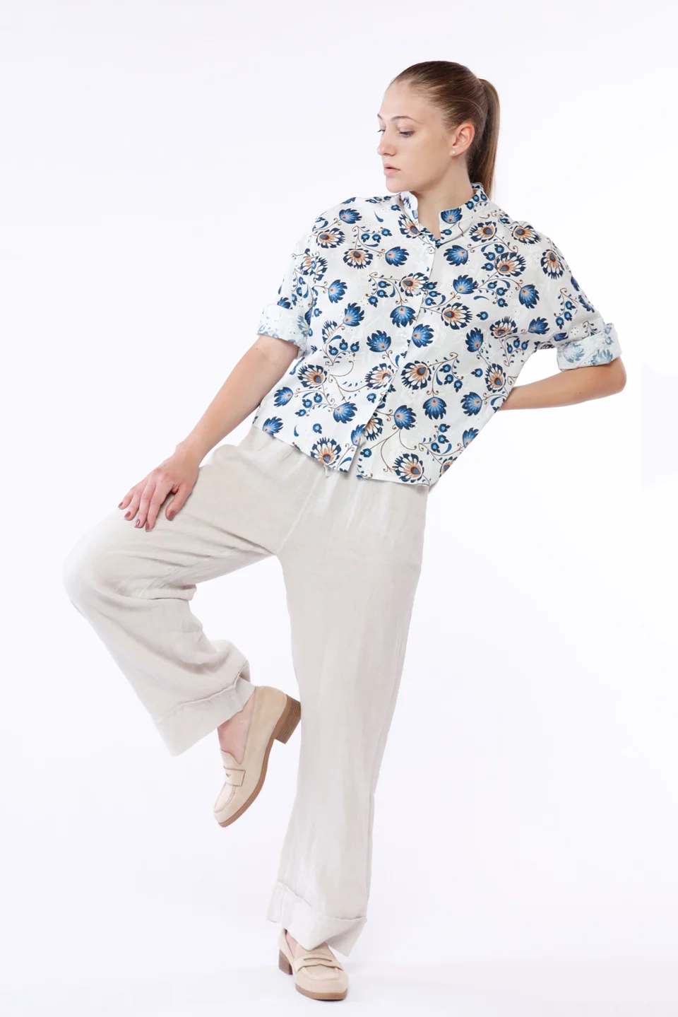 CAMICIA sangallo con collo alla coreana e Fantasia floreale ONEWORLD HYBRID