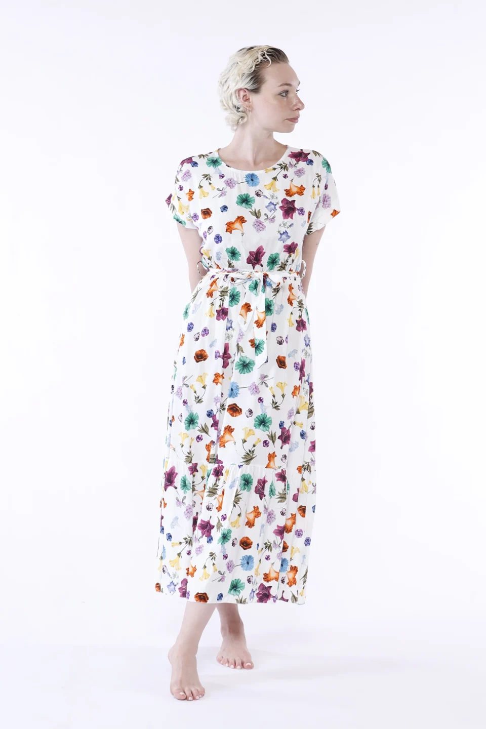 ABITO lungo a manica corta con fantasia di fiori colorati e graziosa cinta in vita ONEWORLD HYBRID